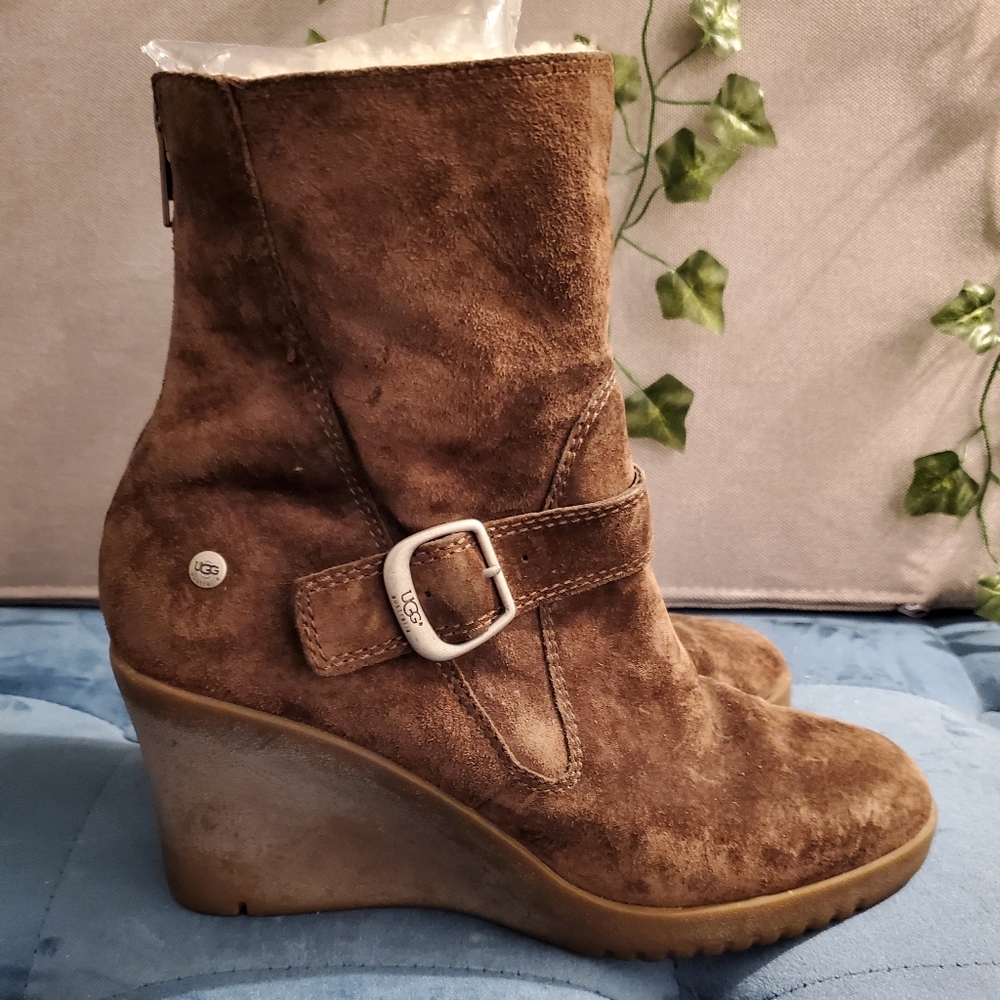 UGG Australia Gizzella Wedge Booties